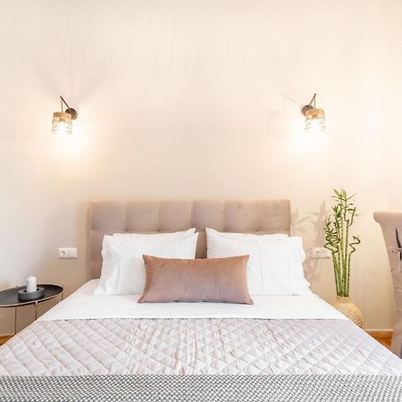 Deluxe 3-Bdrm Urban-Industrial Apt At Acropolis Athena Bagian luar foto