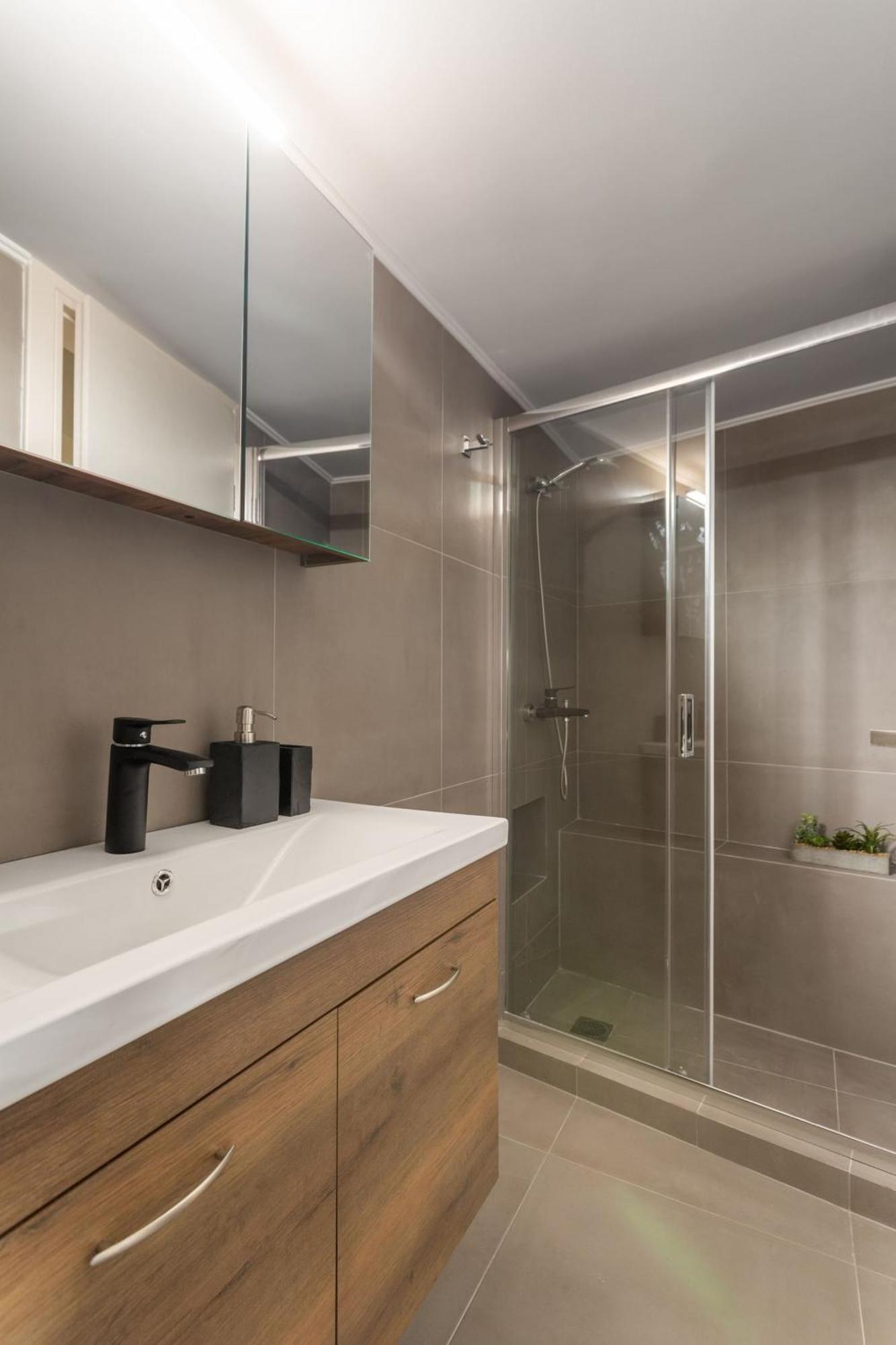 Deluxe 3-Bdrm Urban-Industrial Apt At Acropolis Athena Bagian luar foto