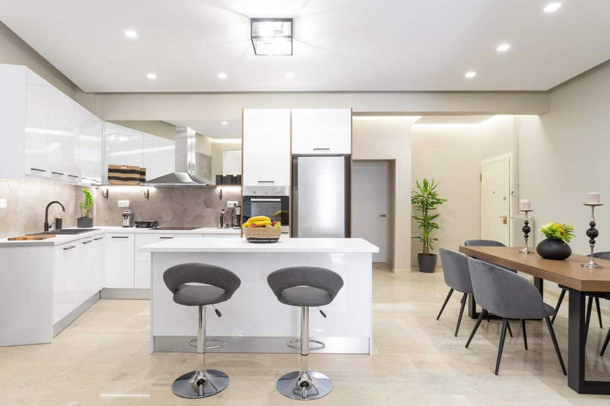 Deluxe 3-Bdrm Urban-Industrial Apt At Acropolis Athena Bagian luar foto