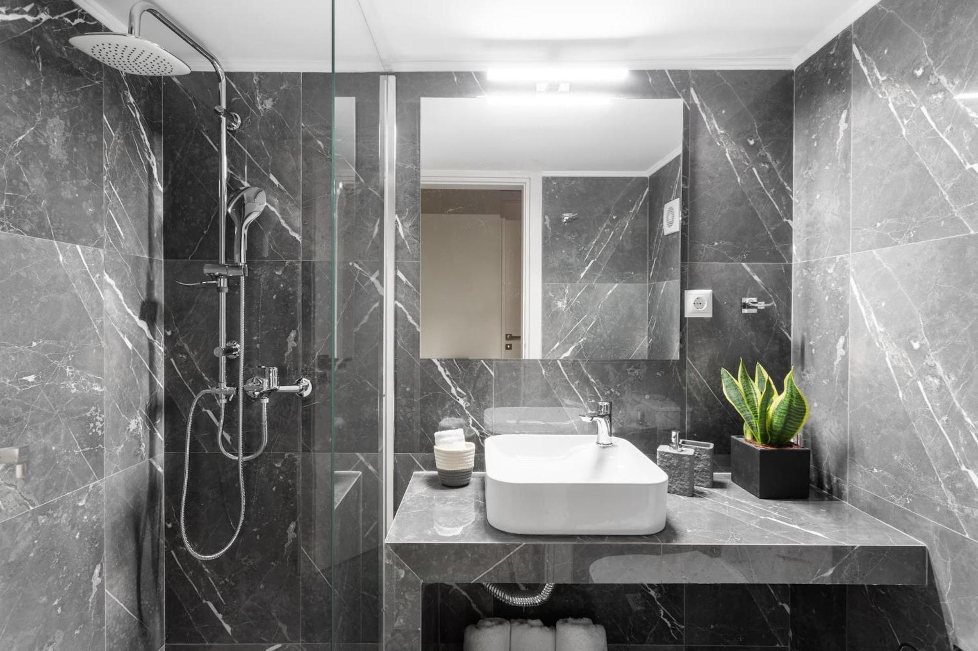 Deluxe 3-Bdrm Urban-Industrial Apt At Acropolis Athena Bagian luar foto
